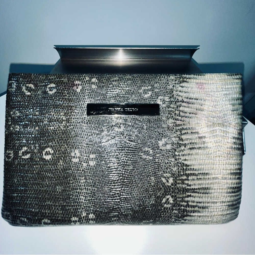 Pre❤️’d very clean & sassy Ivanka Trump Python Clutch, inside is lavish w/pocket - Picture 2 of 11